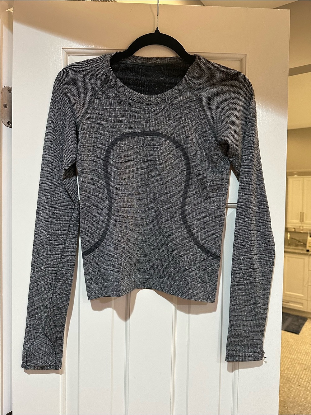 Women’s Long-Sleeve Black Sparkle Swiftly